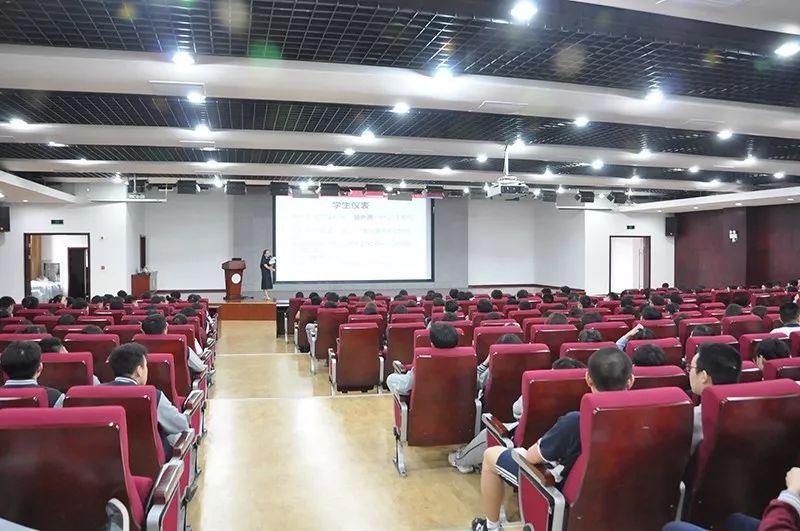 光華劍橋2019年新學(xué)期年級大會.jpg