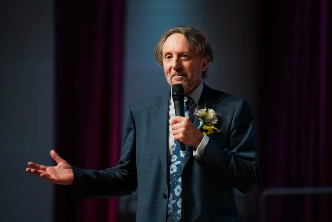 Geoff Cocksworth  深圳市前海國(guó)王國(guó)際學(xué)校創(chuàng)?？傂ｉL(zhǎng)